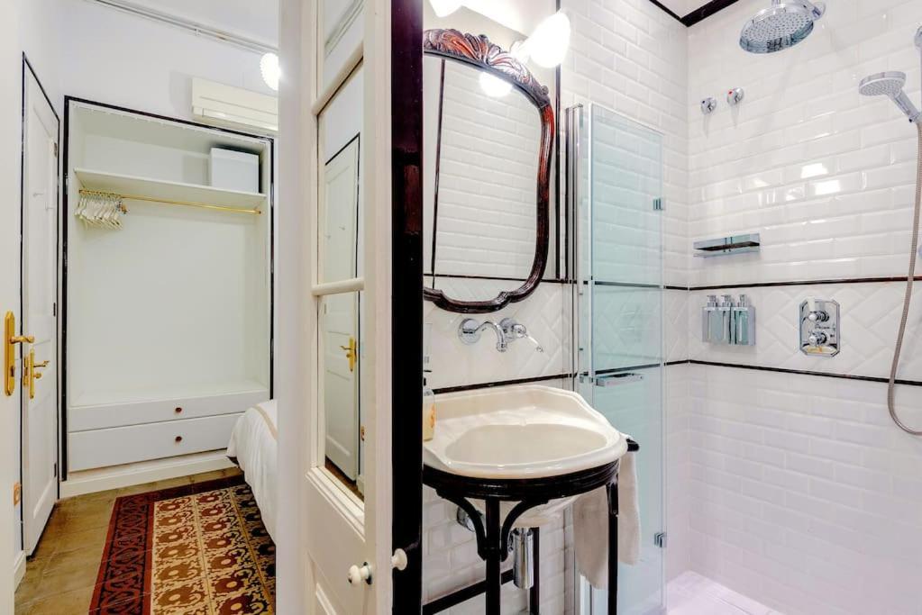 Large Patio 4 Bedrooms 4 Bathrooms Of Which 3 En-suite Barcelone